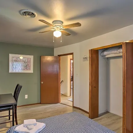 Lovely Royal Oak Unit Less Than 10 Min To Vibrant Downtown